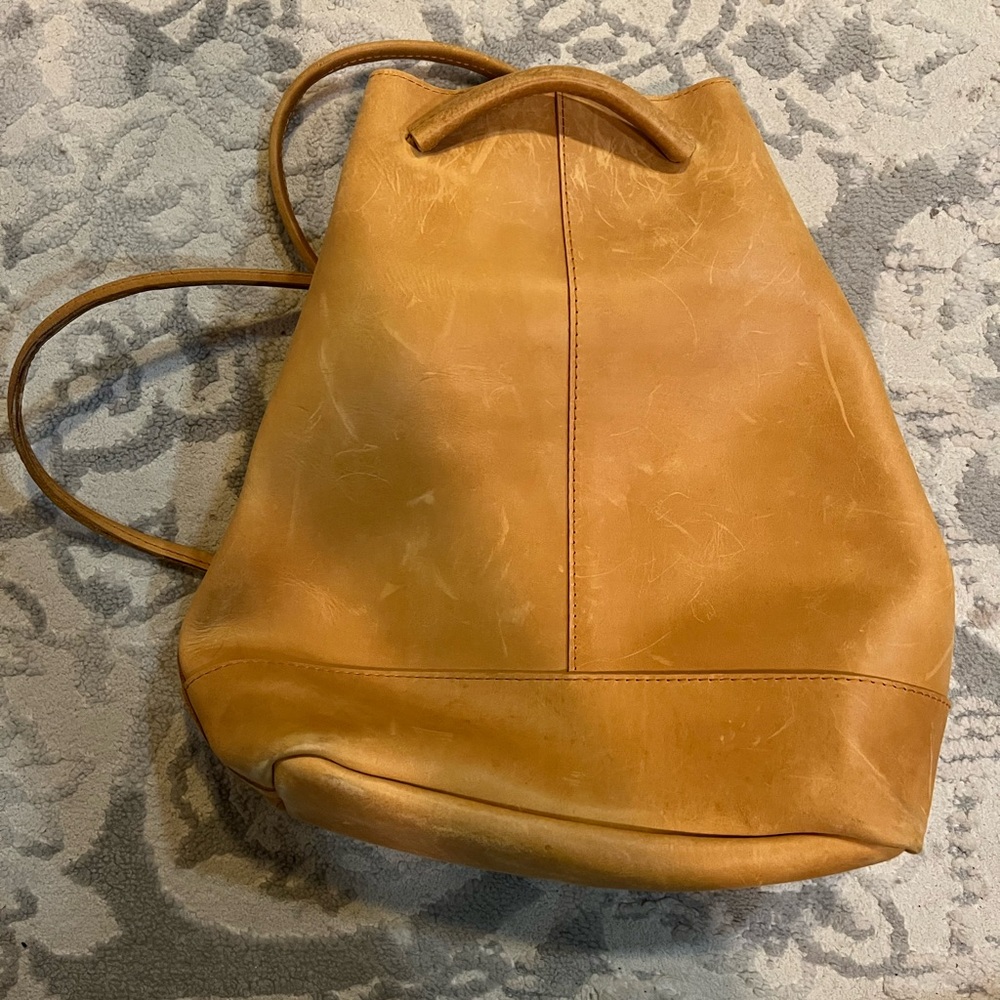 Able April backpack - yellow leather